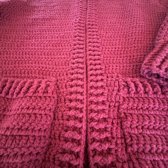 Hand knit burgundy open front cardigan with front pockets - Picture 5 of 8